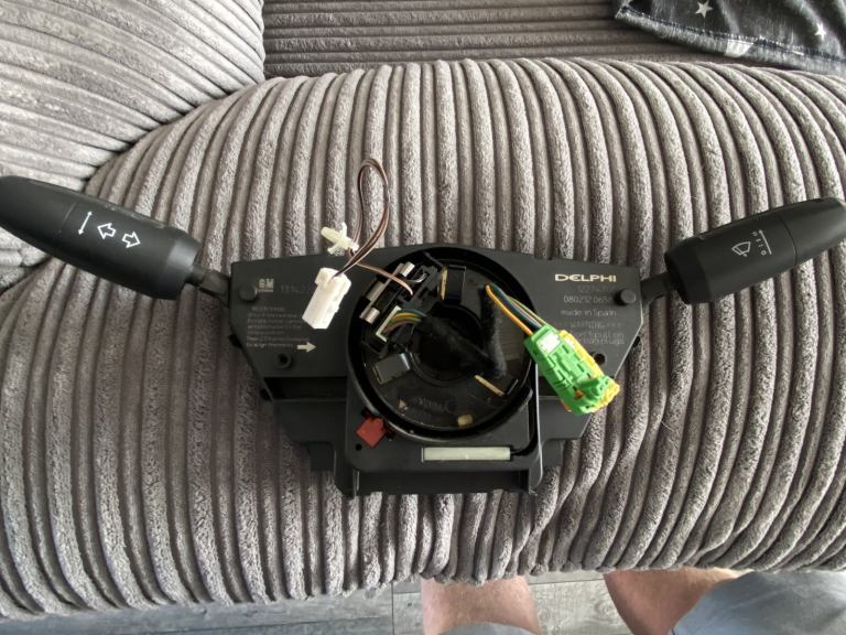 07-14 VAUXHALL CORSA D SQUIB  1314_2283 / 1227_4700