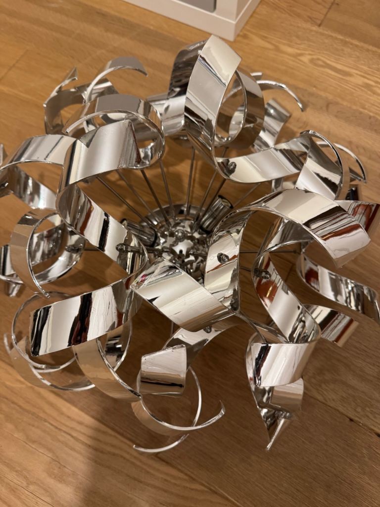Ribbon light fitting 