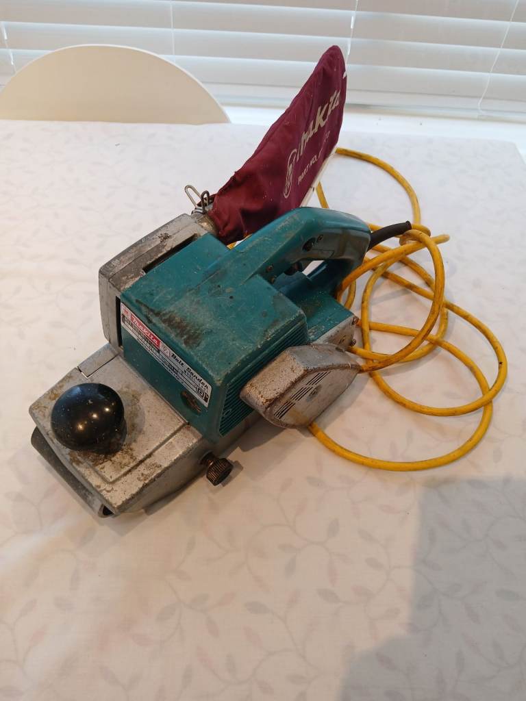Vintage Makita belt sander Model 9401