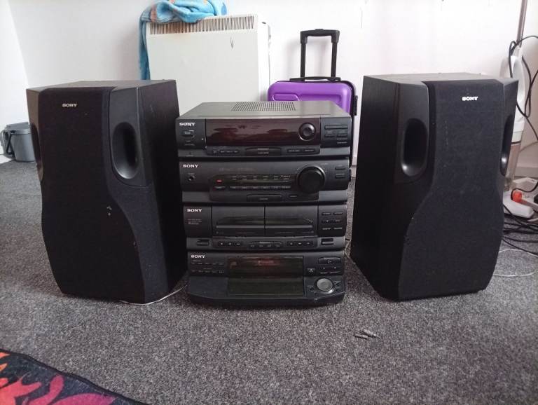 Sony Stereo System with Speakers – Good Condition