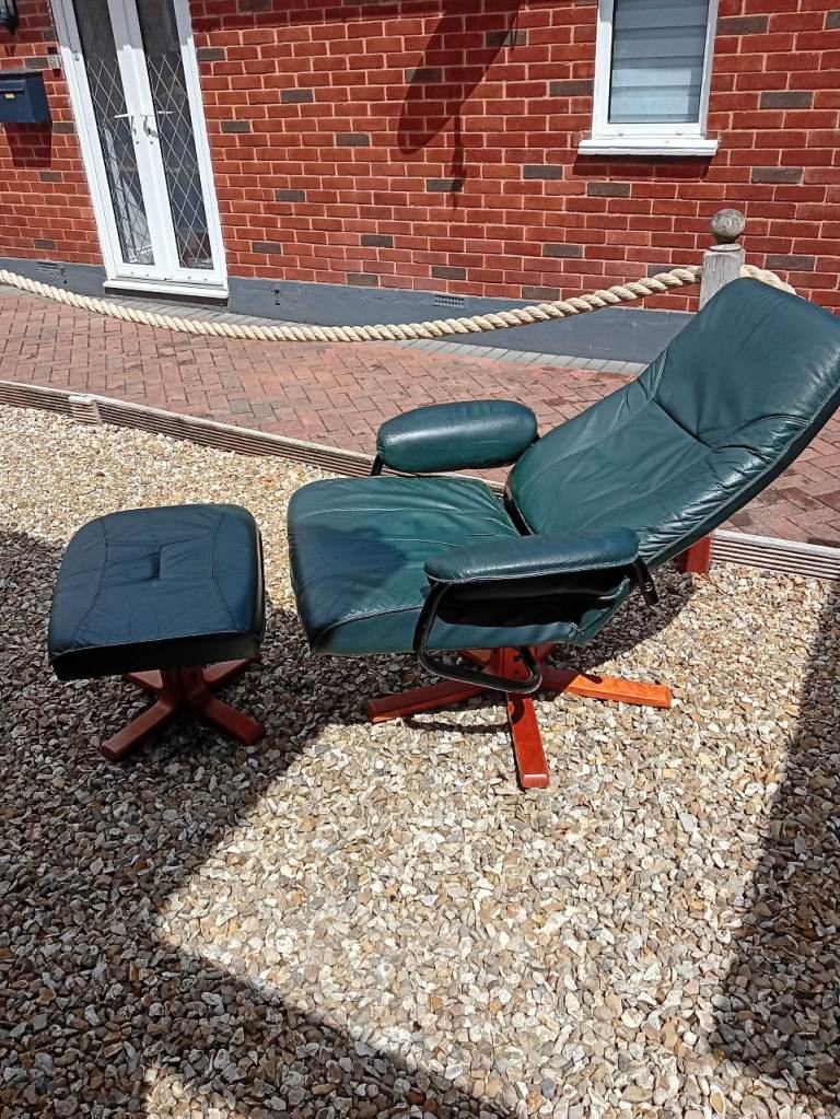 Free green swivel chair 