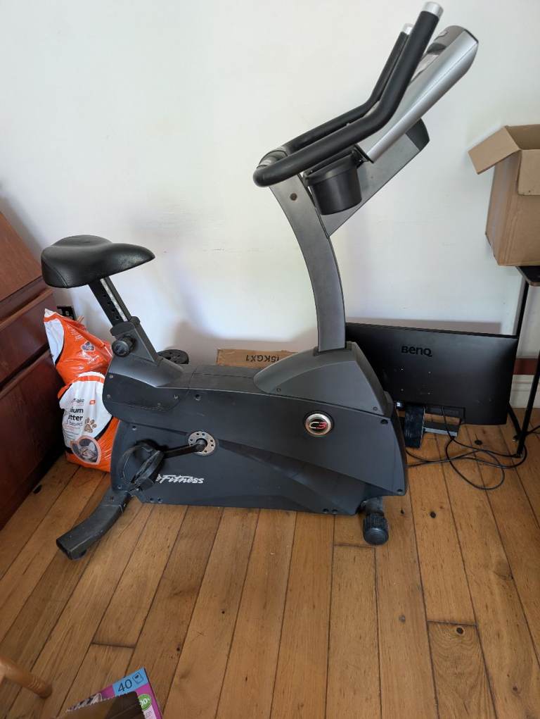Life Fitness C3 Exercise Bike – Good Condition