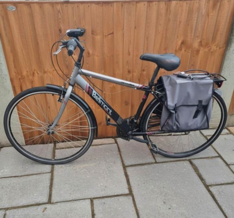 Apollo Belmont City Bike with Pannier Bag – Good Condition TYRES NEED CHANGING 