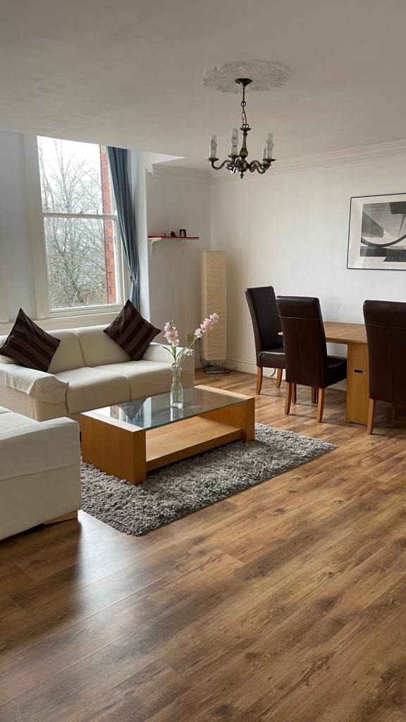 Spacious  furnished first floor 2 beds apartments 