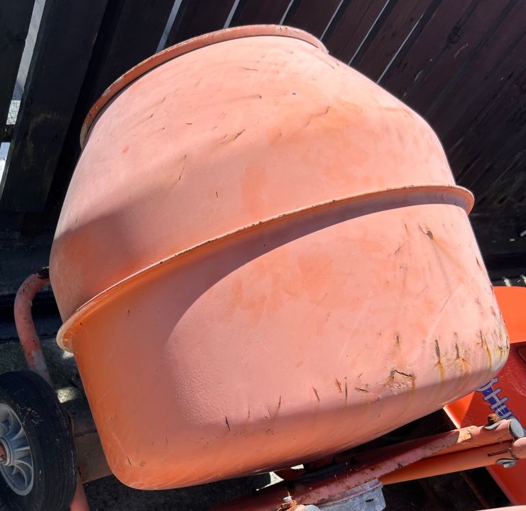 Cement mixer 