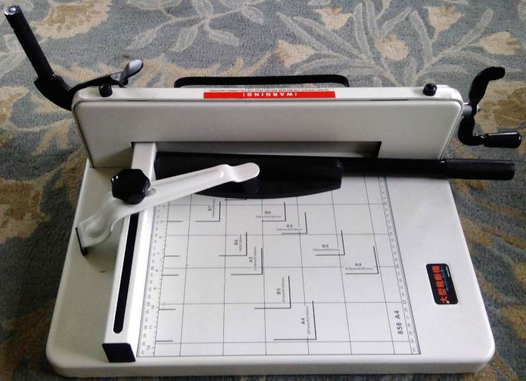 Heavy Duty Professional A4 Paper Guillotine Cutter Trimmer Machine Like New