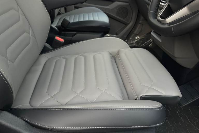 2025 Volkswagen Transporter 2.0 TDI 170PS Commerce Pro Van Auto-Tailgate Van DIESEL Automatic