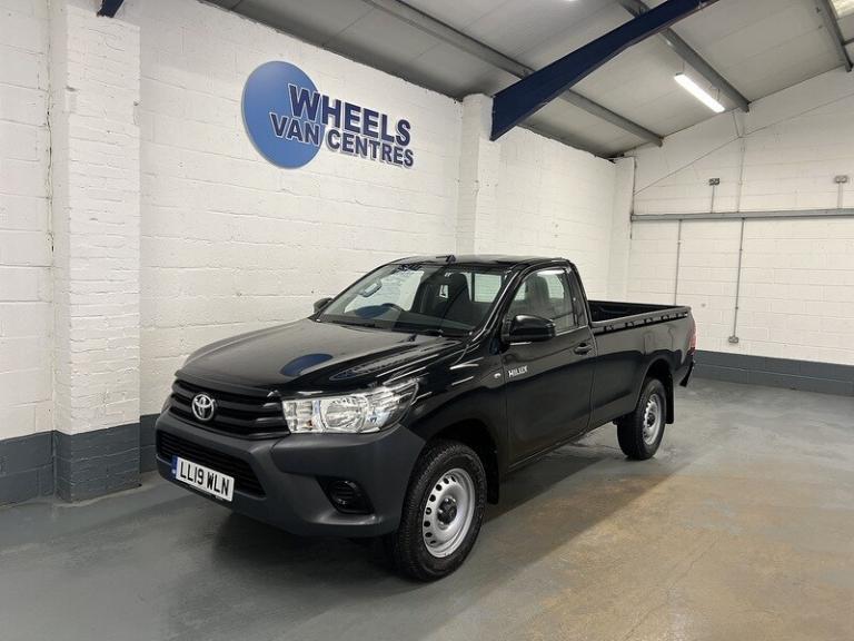 2019 Toyota Hilux Hilux 2.4 D-4D Active 4WD Euro 6 2dr (3.5t) Pickup Diesel Manual