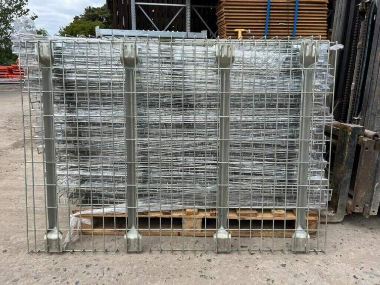 Heavy Duty Pallet Racking Steel Mesh Deck Boards
