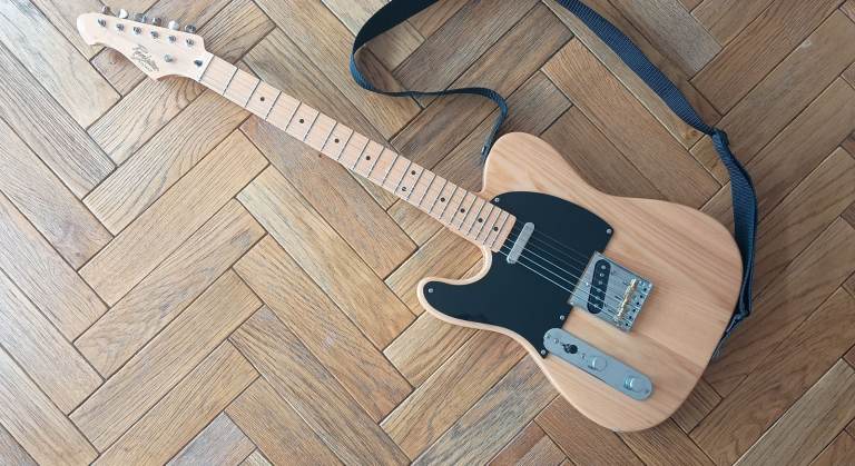 Revelation RTE-54 (RTE-54/LH) Natural left handed Telecaster style guitar