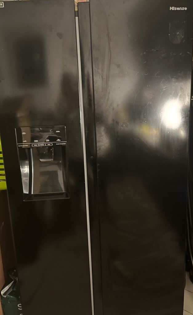 Hisense American Fridge Freezer 