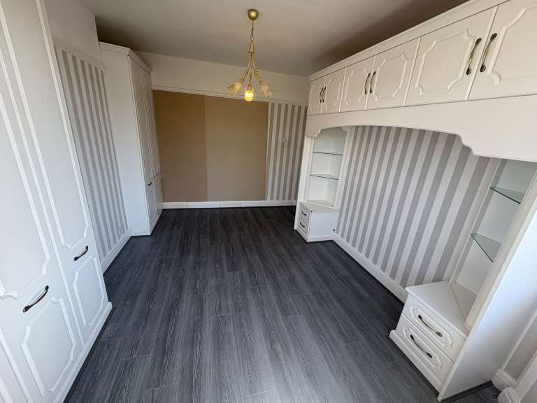 3 bedroom house in 3 Bedroom Semi-Detached House, Tufton Road, Chingford, London E4