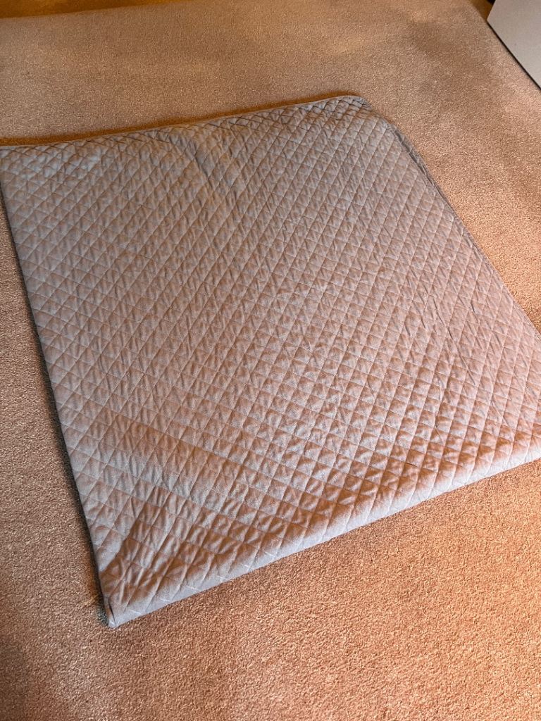 Large quilted bed throw 