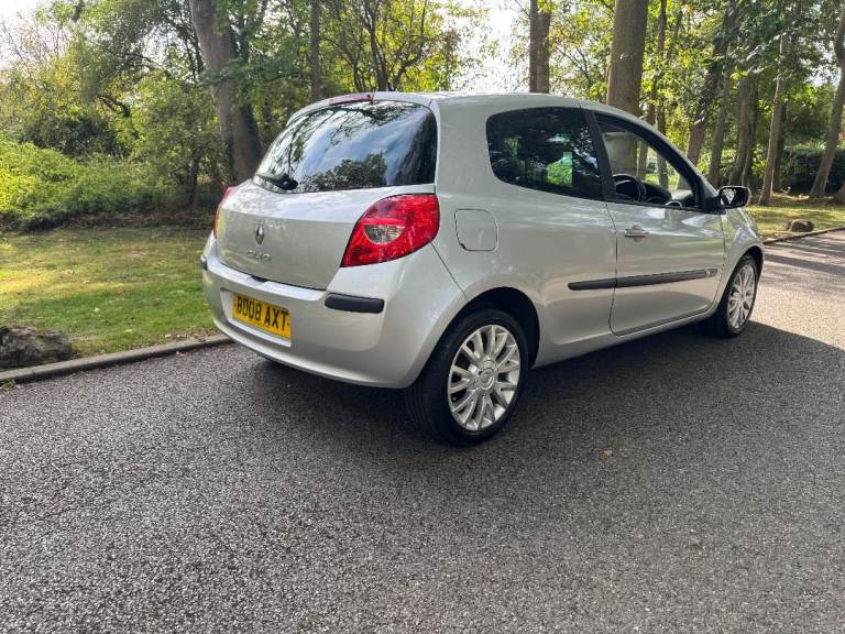 Renault Clio- FRESH 1 YEAR MOT