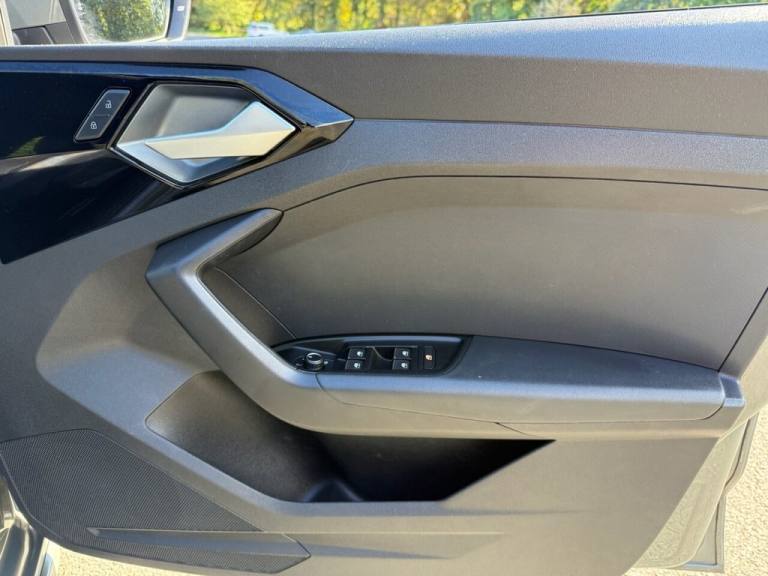 2019 69 AUDI A1 1.0 TFSI 30 S LINE SPORTBACK 5DR PETROL MANUAL EURO 6 (S/S) (116