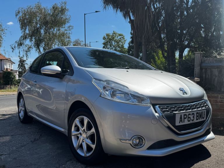 Peugeot, 208, Hatchback, 2014, Manual, 1199 (cc), 3 doors