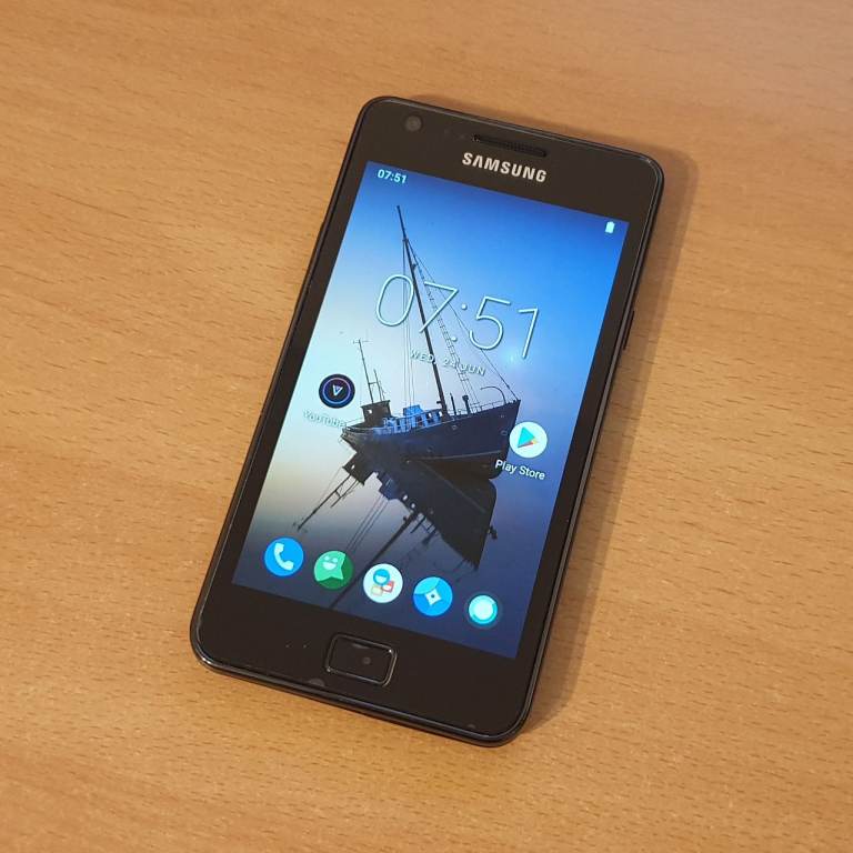 Samsung Galaxy S2 Smartphone - Android 10