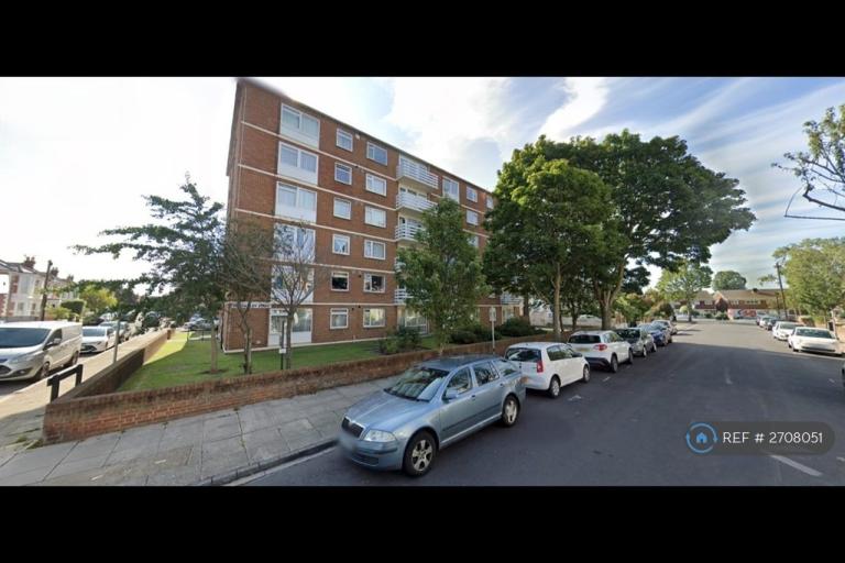 2 bedroom flat in Heatherley Court, Southsea, PO5 (2 bed) (#2708051)