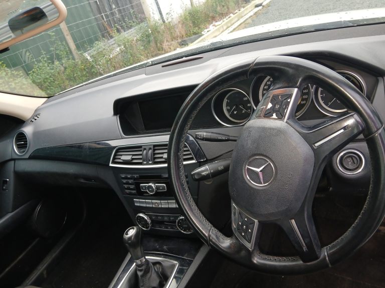 Mercedes-Benz, C CLASS, Saloon, 2012, Manual, 2143 (cc), 4 doors