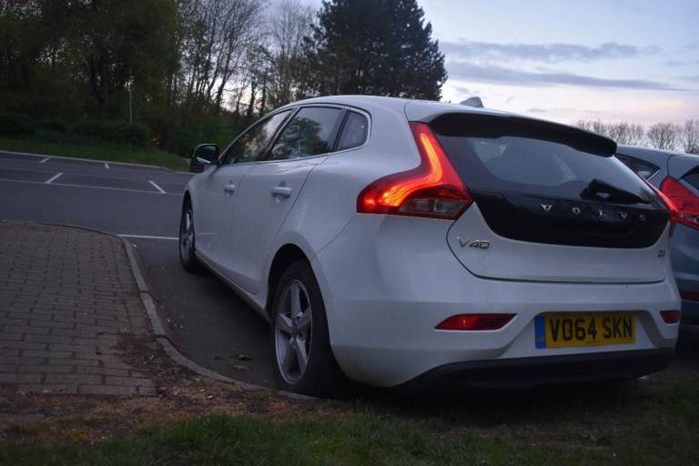 Lovely volvo v40 D2 for sale.