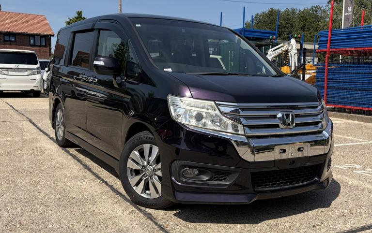 2014/14 Honda Stepwagon 2.0 Spada Purple 8 Seat Both Power Sliding Door ULEZ