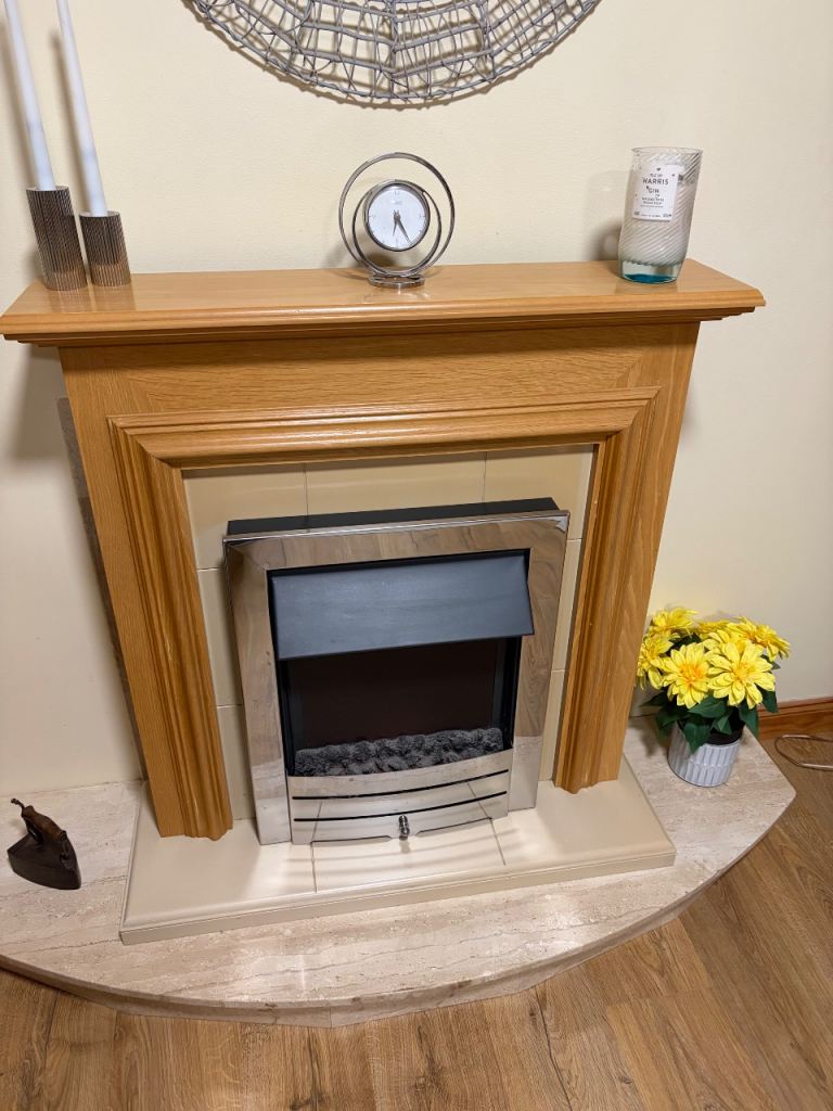 Wooden Fireplace Surround with Electric Fire – Good Condition