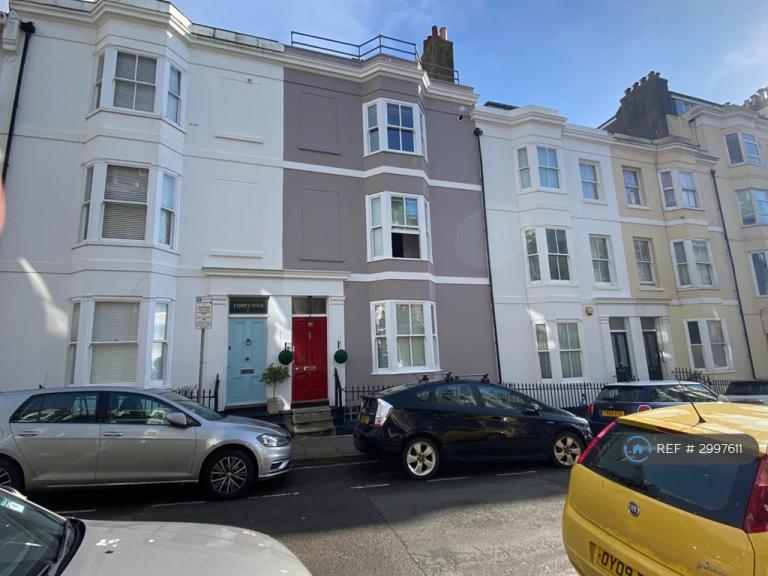 1 bedroom flat in Garden Devoshire Place, Brighton, BN2 (1 bed) (#2997611)
