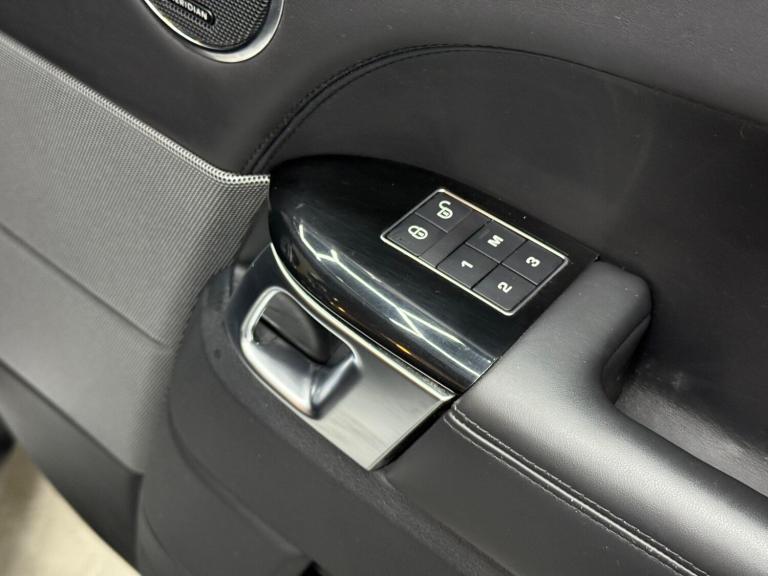 2020 Land Rover Range Rover Sport 3.0 SD V6 Autobiography Dynamic Auto 4WD Euro 6 (s/s) 5dr ESTAT...
