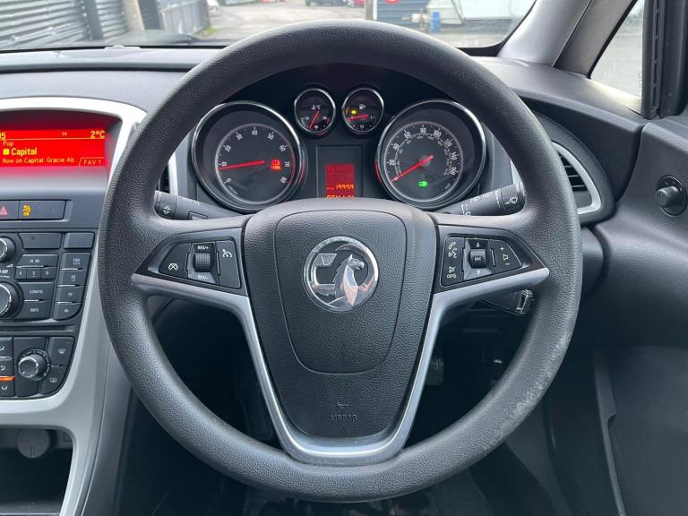 Vauxhall, ASTRA, Hatchback, 2010, Manual, 1398 (cc), 5 doors