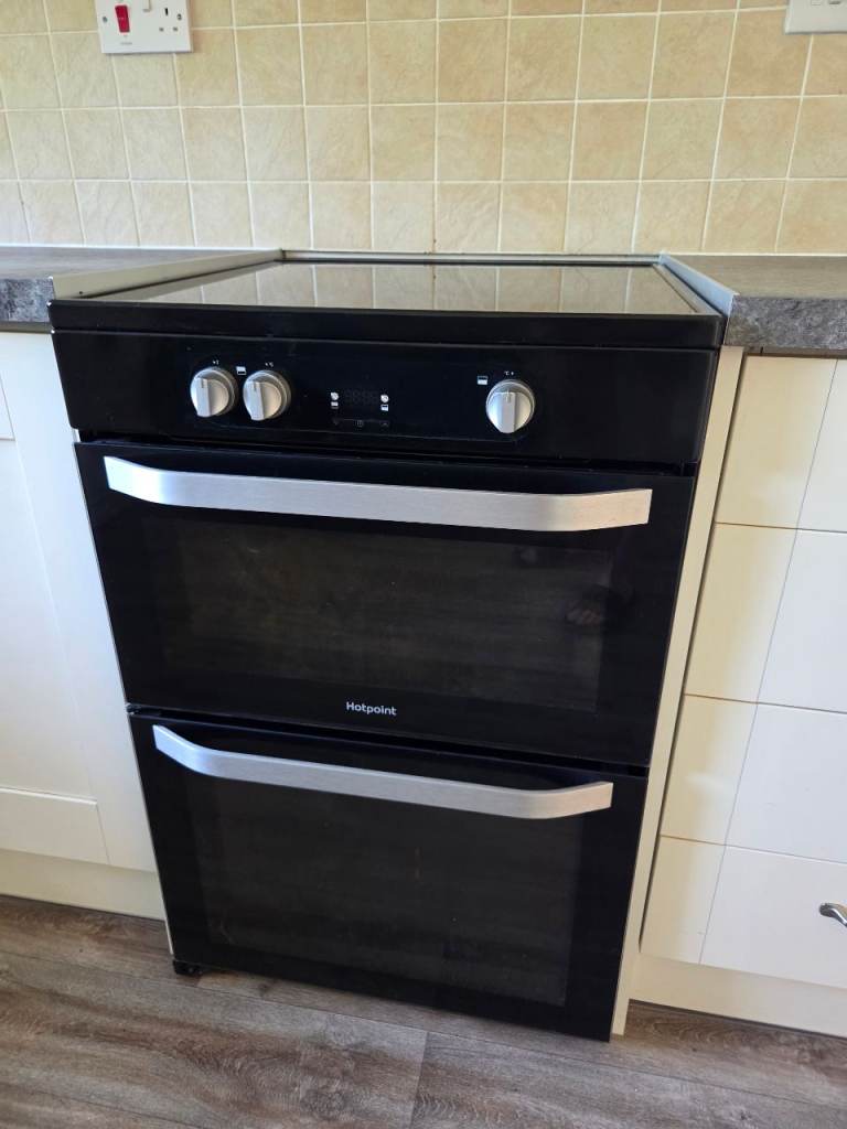 Hotpoint Oven and hob [fully electric]