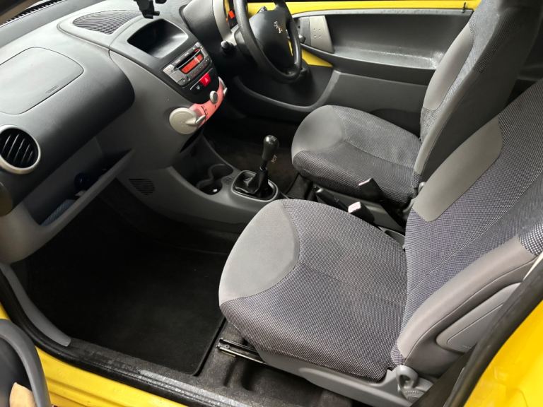 Peugeot 107 1.0 same as Toyota Aygo/Citroen c1