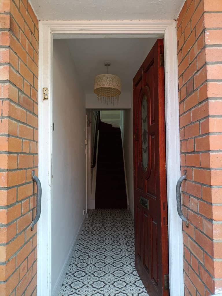 2 Bed House (w/ loft conversion) Ormeau Road - Flexible Term Rental