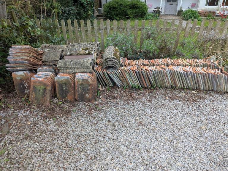JOB LOT: 500+ Reclaimed Pan Tiles & 28 Matching Ridge Tiles - Easy Access
