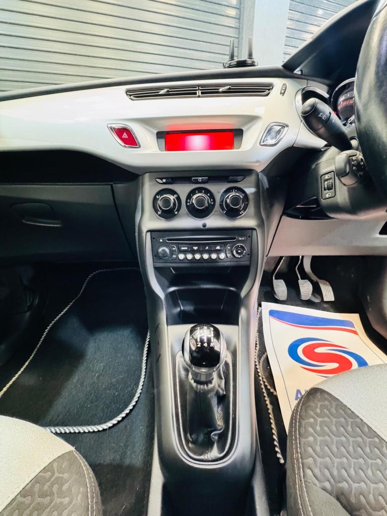 2014 Citroen DS3 1.2 VTi DSign Euro 5 2dr CONVERTIBLE Petrol Manual