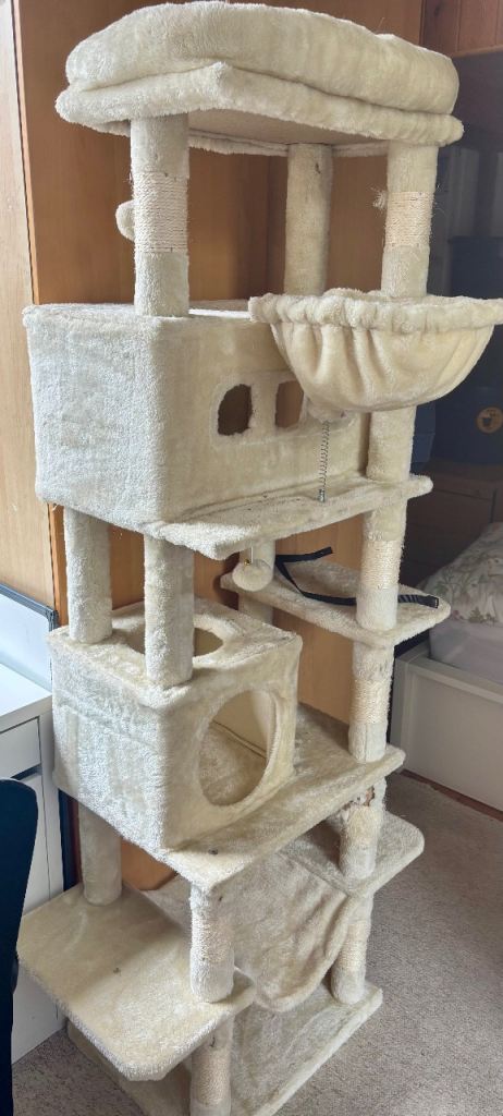 Cat tree 175cm tall 