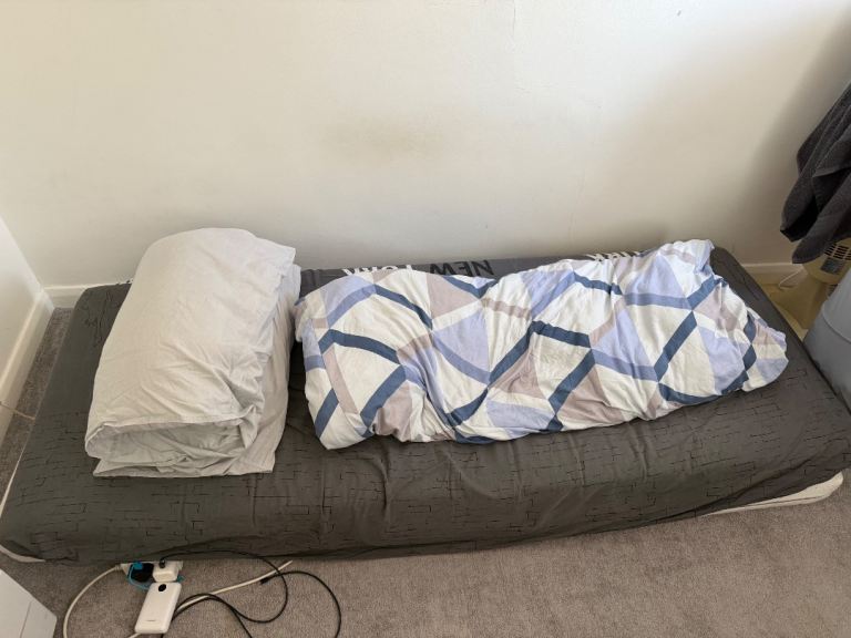 Double room but prefer single person 