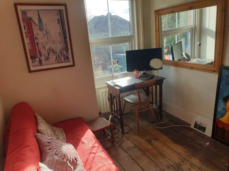 Single Room close to Town Centre and University