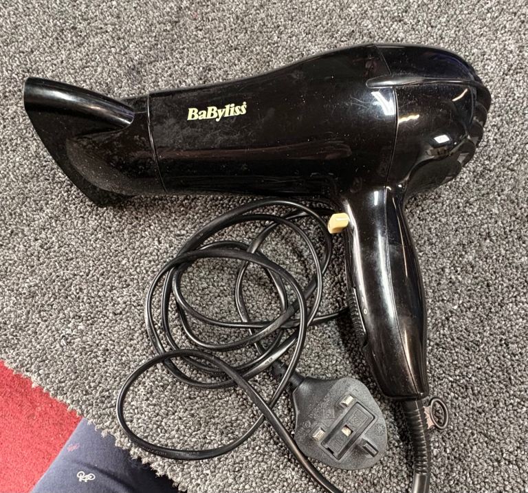 Babyliss hairdryer & Remington heat brush 