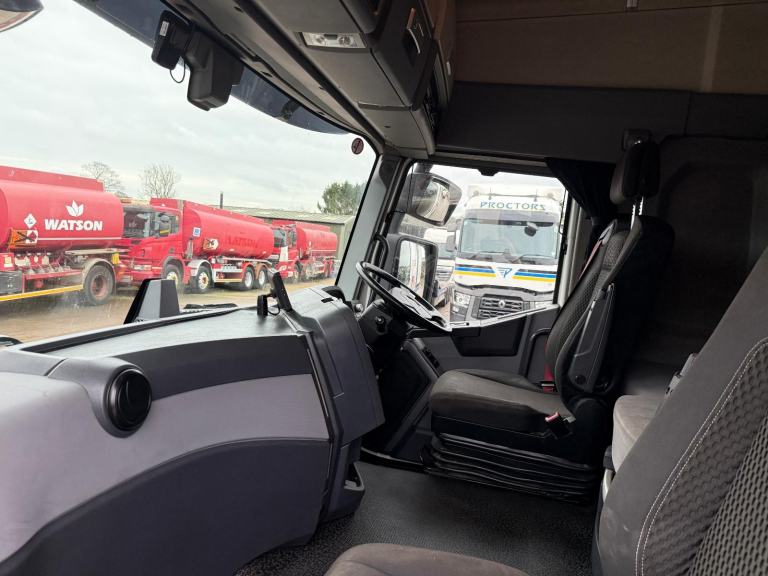 2019 RENAULT T520 6X2 TRACTOR UNIT 