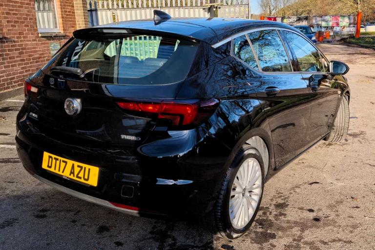 2017 Vauxhall Astra 1.4 Astra Elite Nav T 5dr - Full Service History - High Spec! Hatchback Petro...
