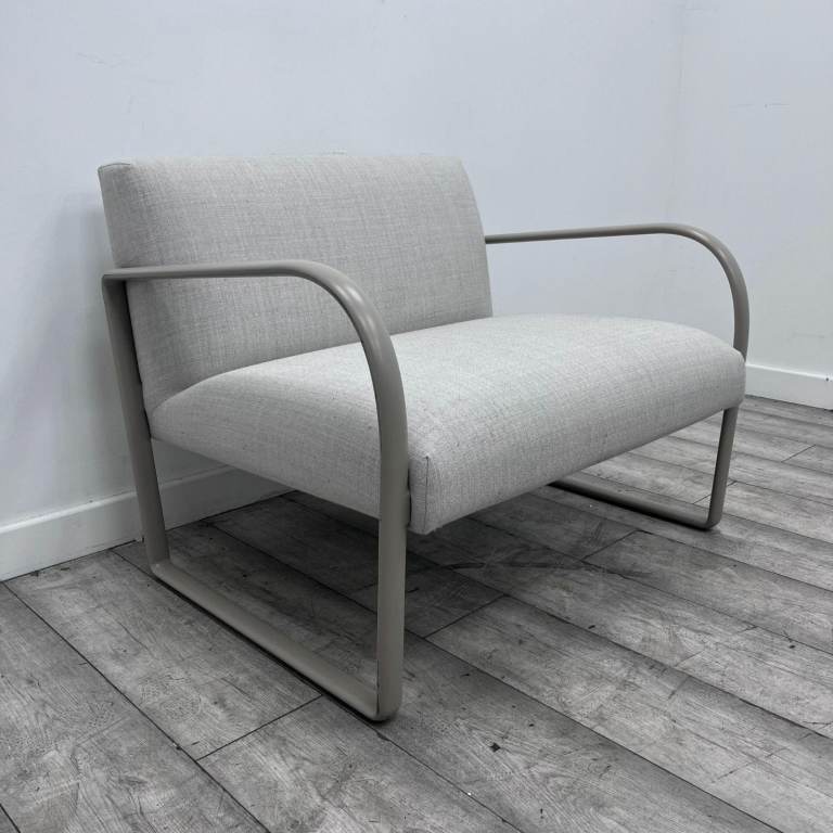 Arper Arcos Lounge Chair – Low Back, Armrests, Grey Fabric, Grey Metal Cantilever Frame