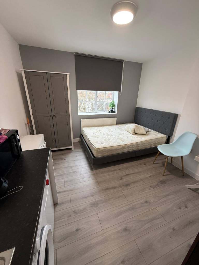 Furnished Studio Flat in Edgware (HA8)