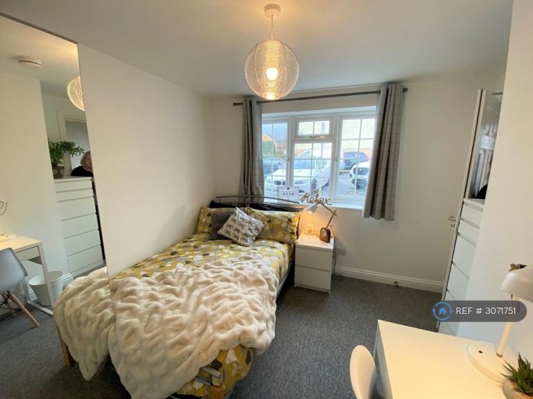 1 bedroom in Bramwell Close, Swindon, SN2 (#3071751)
