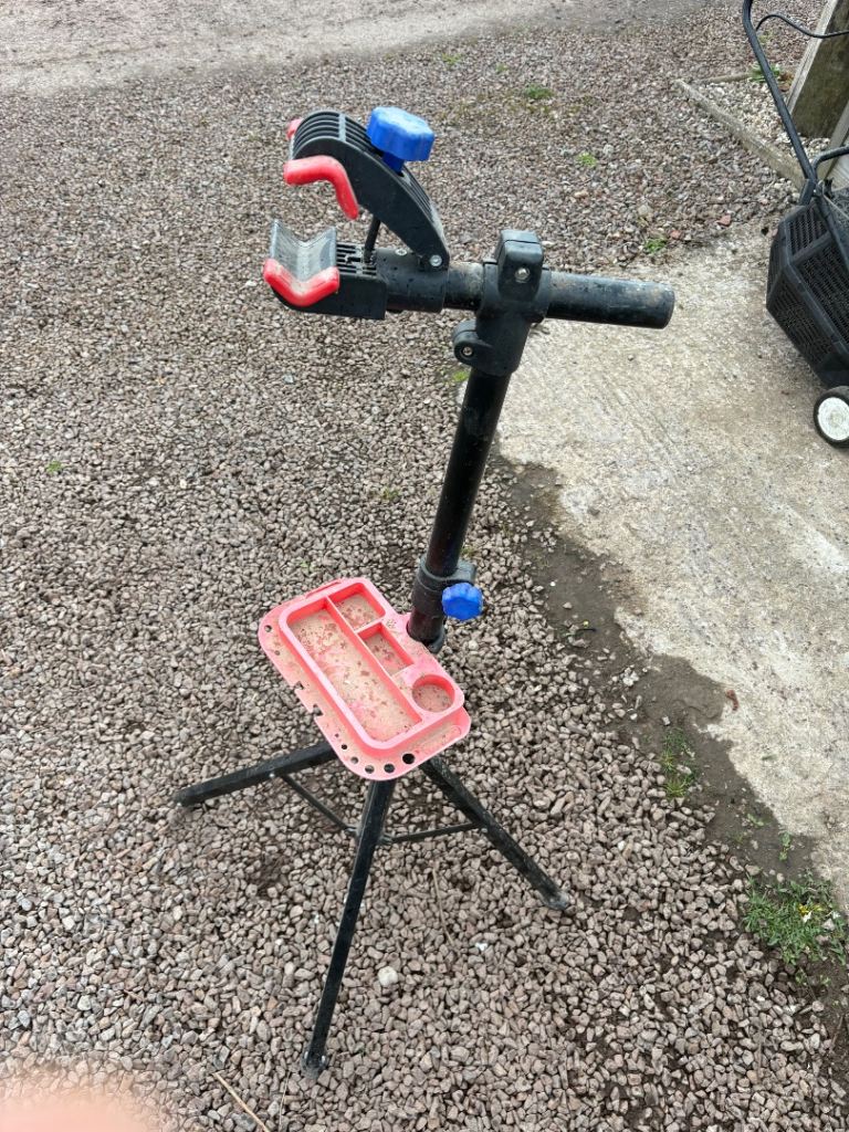 Sturdy Bike Repair Stand with Tool Tray – Fair Condition