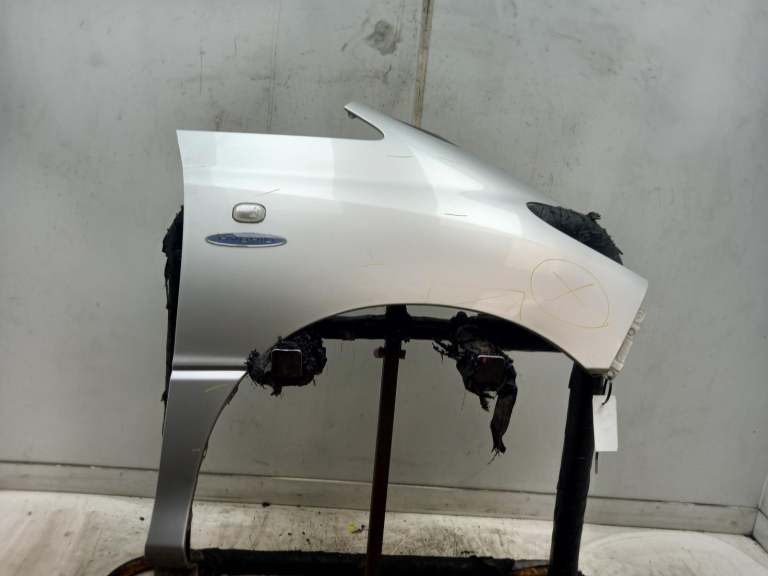 Toyota Estima Right Front Wing O/S 2000-2006 Unknown Mpv