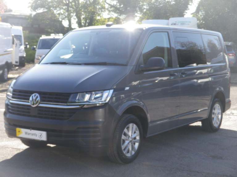 VOLKSWAGEN TRANSPORTER 2.0 TDI T32 Kombi Startline DSG Auto with VW Towbar in