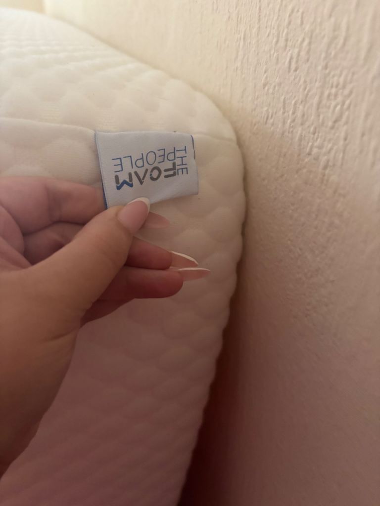 £50 The Foam People Mattress – White, Good Condition