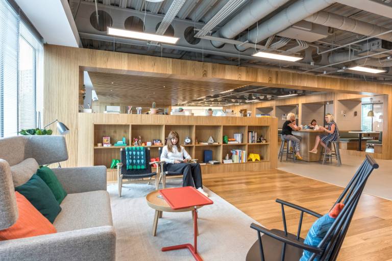 Sheffield - S1 2BJ \ Office for 3 Workstations Available Now