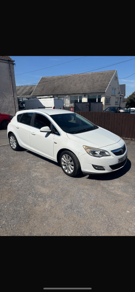 VAUXHALL ASTRA TECH LINE, BRAND NEW 12 MONTHS MOT, LOW MILEAGE