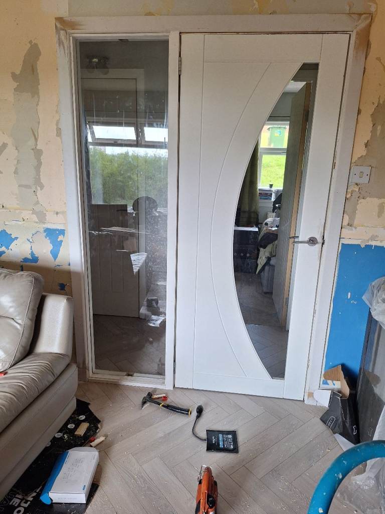 Joiner/locksmith/handyman Summerston and surrounding areas. 